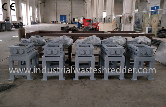 Good price Dual Shaft Scrap Woven Bag Shredder , Fabric Shredding Machine Grey Color online