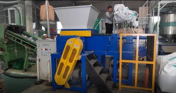 37KW Motor Jumbo Bags Single Shaft Shredder With Movable Feeding Hopper