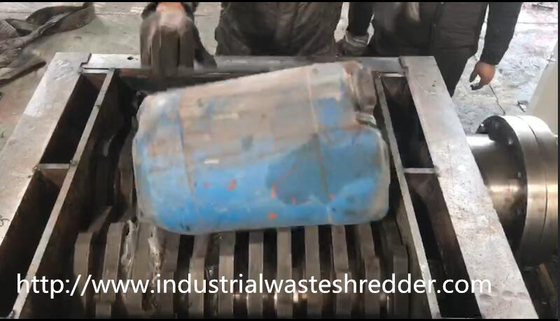 Double Shaft Waste Bottle Shredder Machine Good Toughness For Plastic Scraps