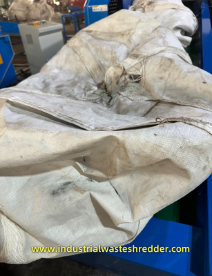 Big Raffia Bag Shredder Super Sack Grinder Mill Customized Capacity Discharge Size