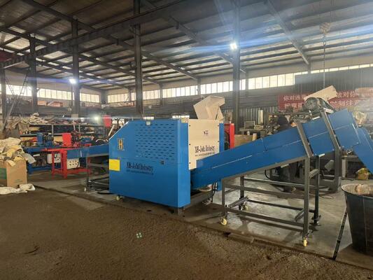 Efficient Energy Saving Mattress Cutting Shredder with Customized Output Size and High Production Capacity