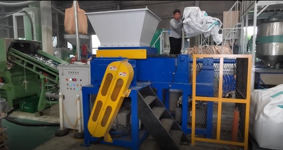 Good price 37KW Motor Jumbo Bags Single Shaft Shredder With Movable Feeding Hopper online